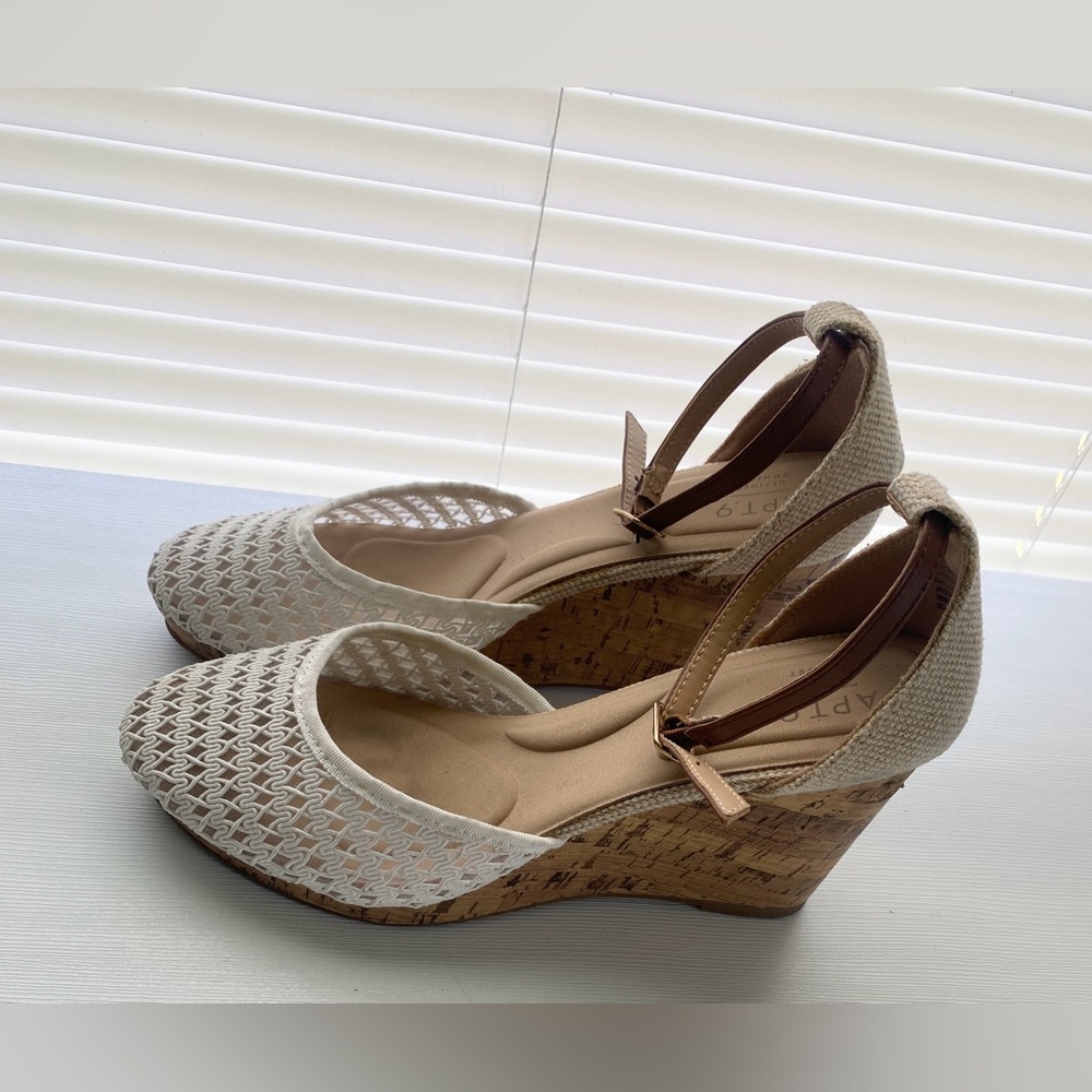 Apt. 9 Women's Tan and Cream Wedge Shoes Women’s 10